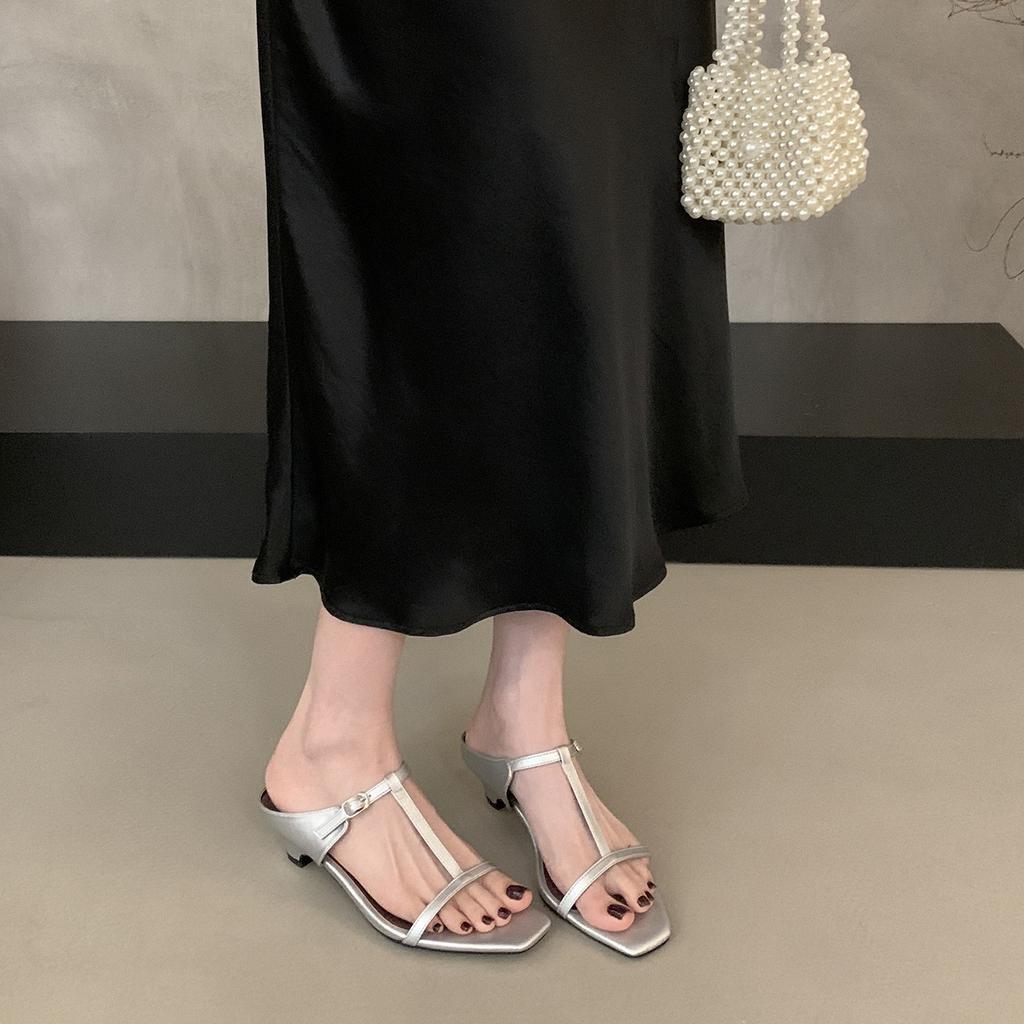 French retro niche thick heel cool slippers women's outer wear 2025 summer new open-toed hollowed-out vacation Roman sandals