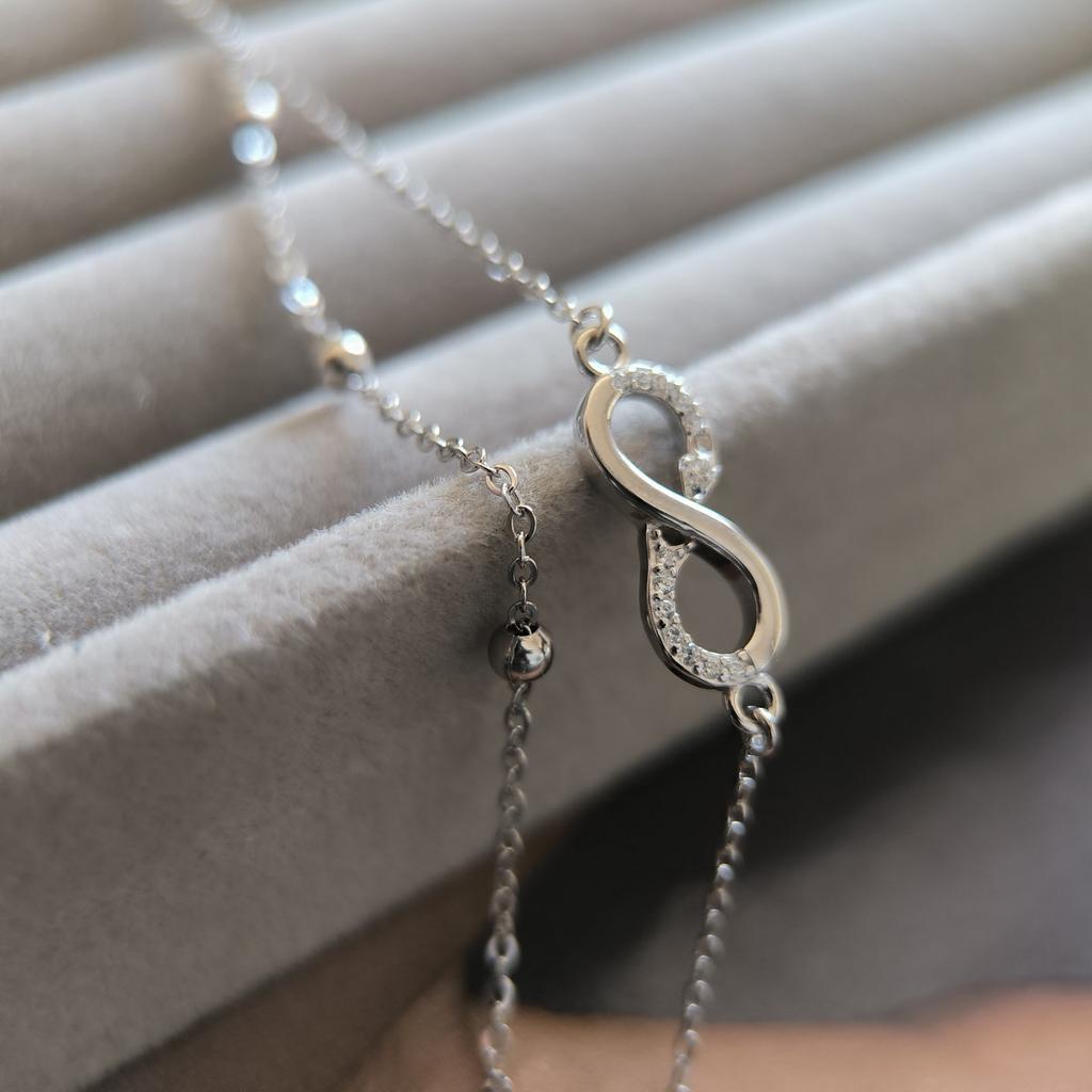 Silbernes Armband mit Zirkonia, Gewicht 2,24 Gramm (2208921)