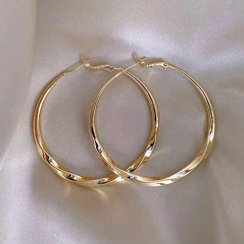 

European & American High-End Luxury Metal Large Circle Earrings for Women Gold 3cm
