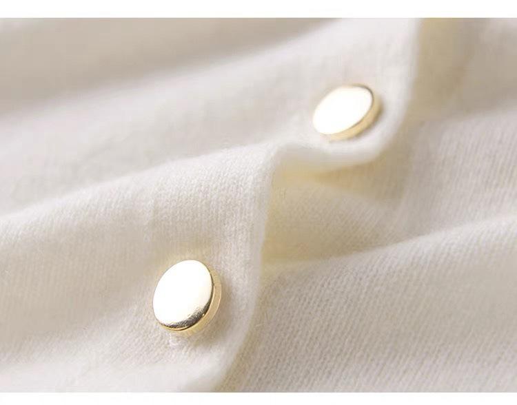 2025 Autumn/Winter Merino Wool Slanted Hem Cape with Gold Buckle