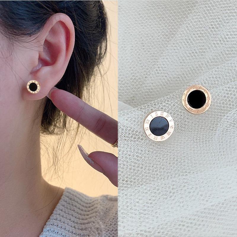 Klassische Mode 18K Gold Titanstahl einfache römische Ziffern runde Ohrstecker für Männer und Frauen 2025 neue Ohrringe