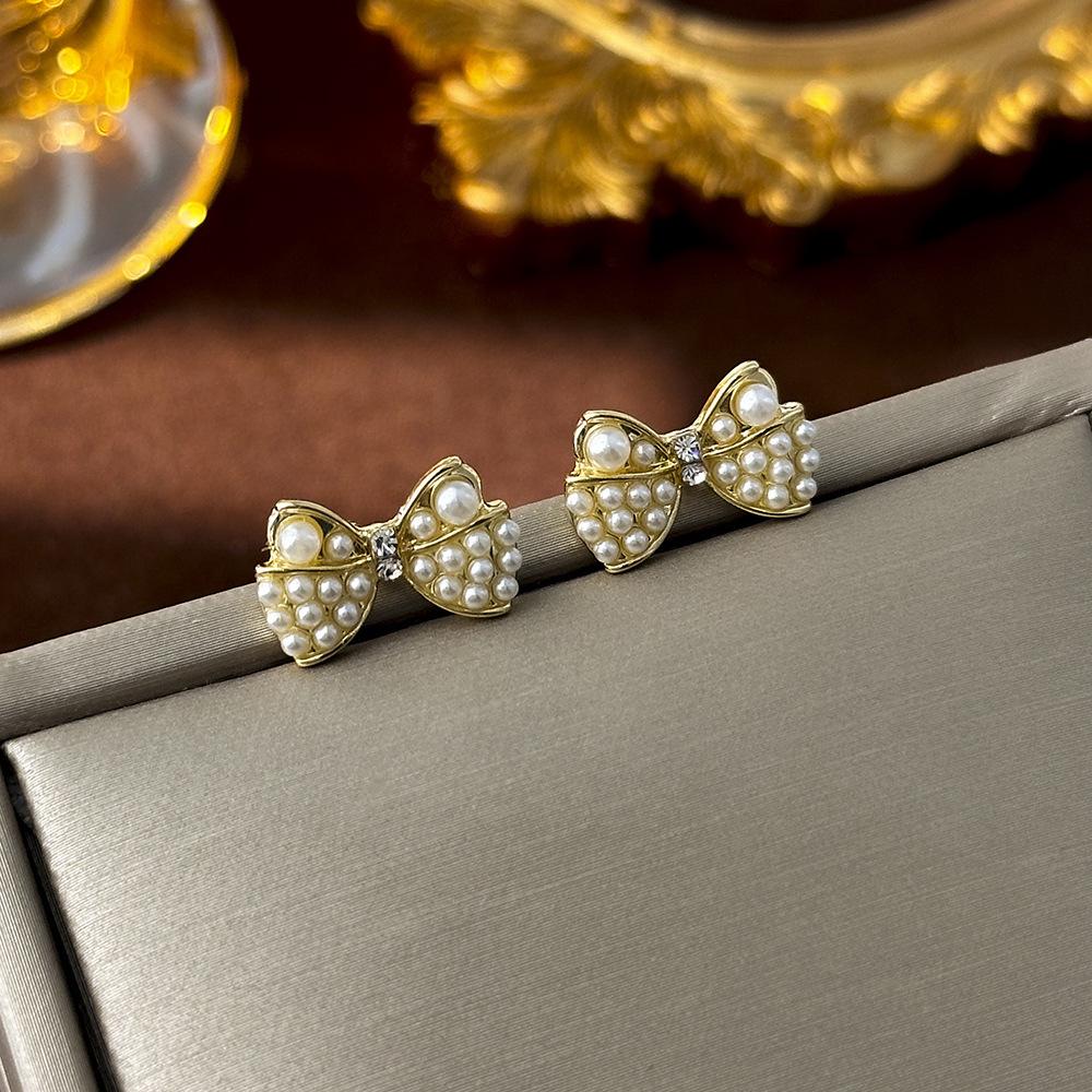 Elegant Silver Needle Diamond Bow Earrings - Luxurious, High-Quality Fashion for Women