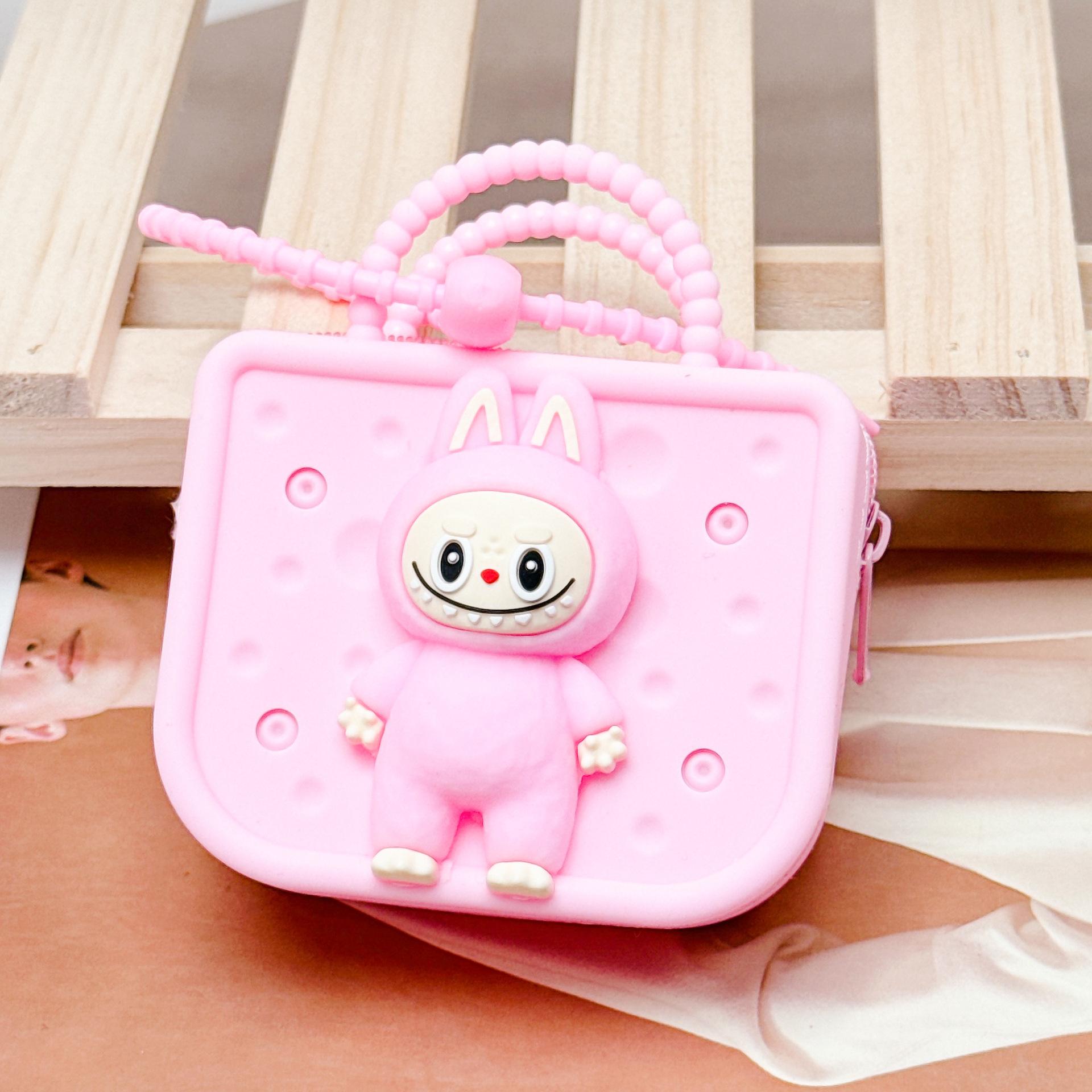 

Кошелек для монет Labubu для девочек, маленький подарок, милый мультяшный, съемная кукла, маленькая квадратная сумка, подвеска