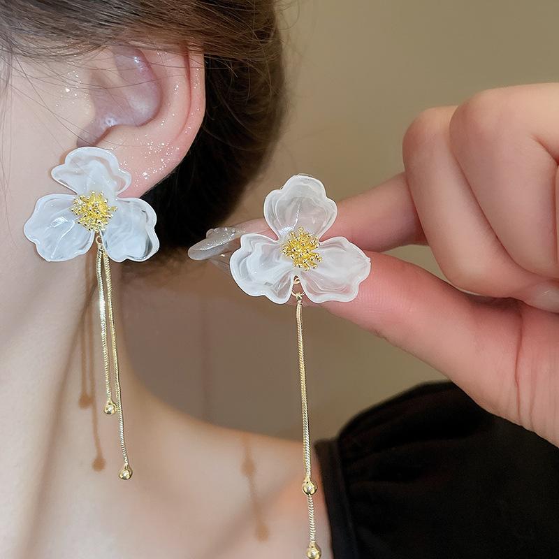 Silver Needle Super Fairy Elegant Bow Flower Stud Earrings French Light Luxury Earrings Literary Style Sweet Versatile Earrings