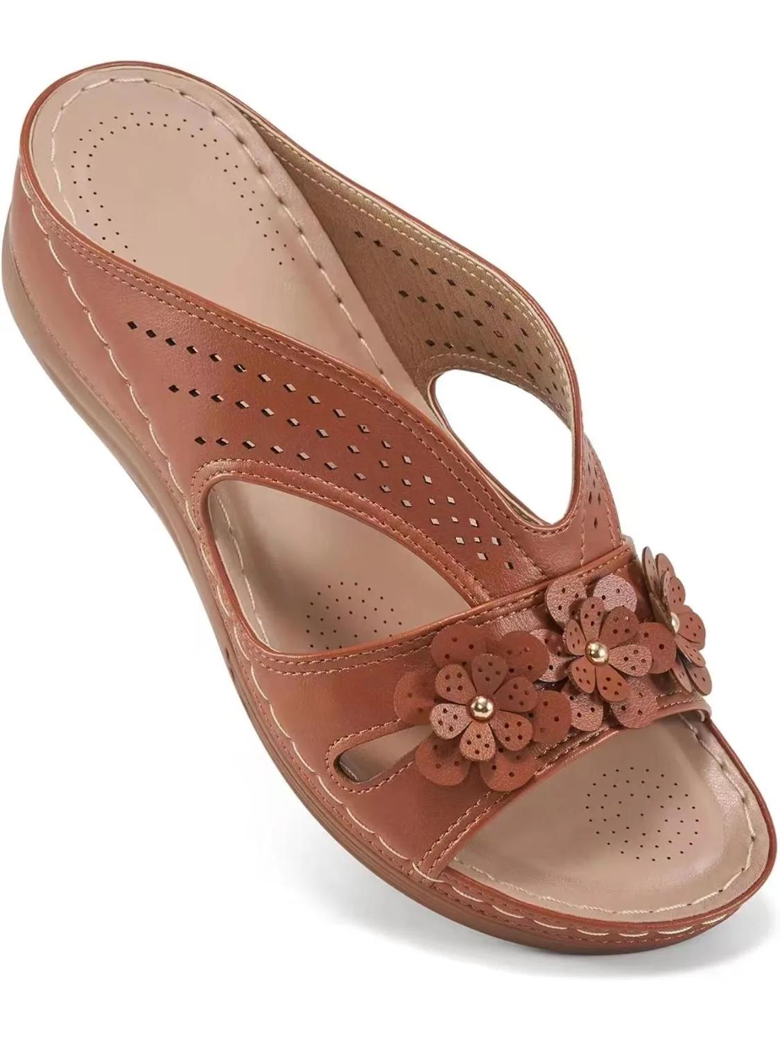 

Женские тапочки 2024 года, трендовые женские тапочки, повседневные пляжные туфли с цветочным принтом и открытой танкеткой, модные удобные нескользящие сандалии на платформе 36 коричневый