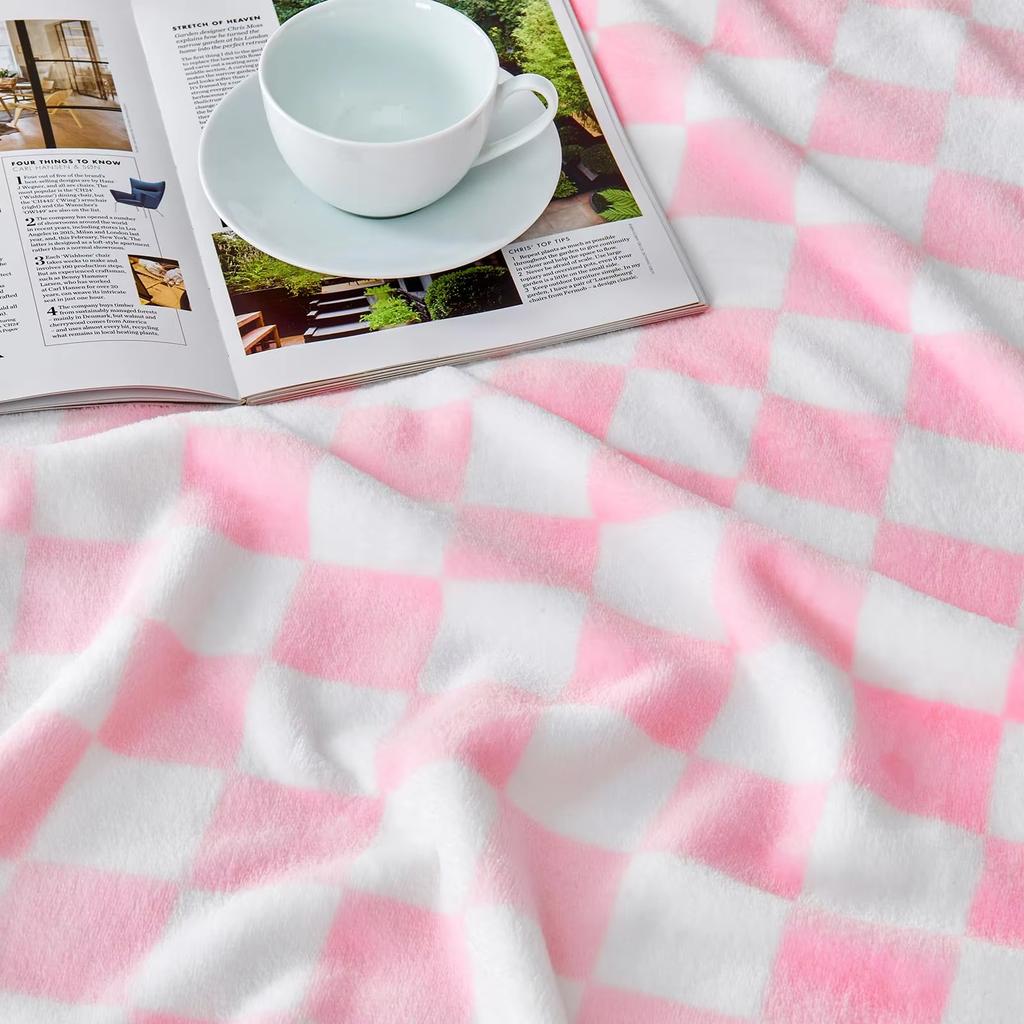 1Pcs Warm And Cozy Pink Plaid Blanket Super Soft Plaid Throw Blanket Suitable For Sofa Bed And Travel Portable Blanket