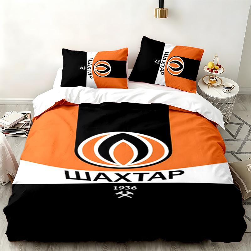 FC Shakhtar Donetsk 3pc set Perfect for bedroom use Comfortable bedding set includes a duvet cover and two pillowcases Ideal birthday or Christmas gif