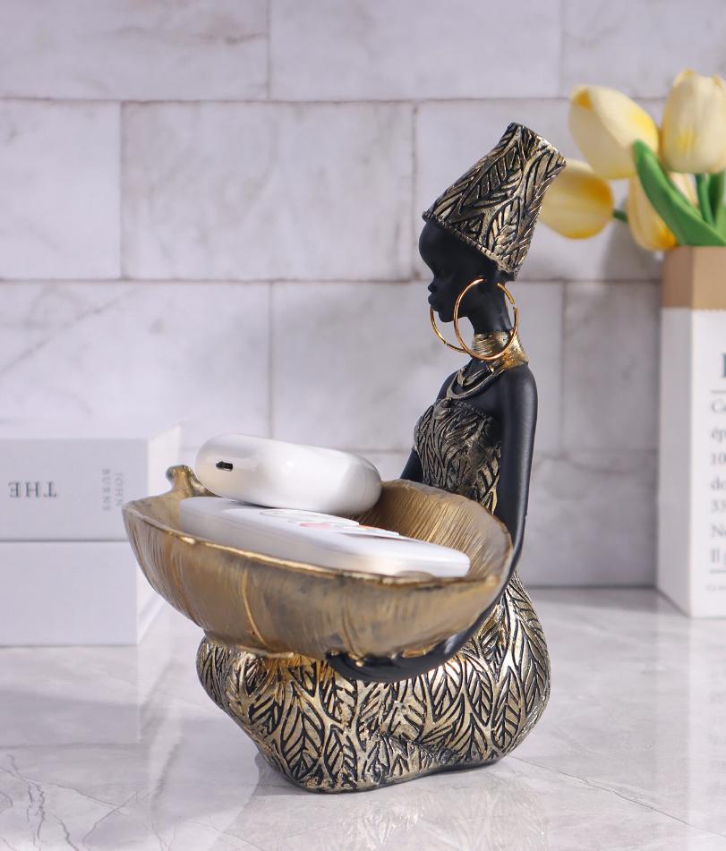 Africká dívka držící talíř socha, Domácí a kancelářská dekorativní úložná ozdoba, Vintage sběratelské řemeslo Stolní dekor