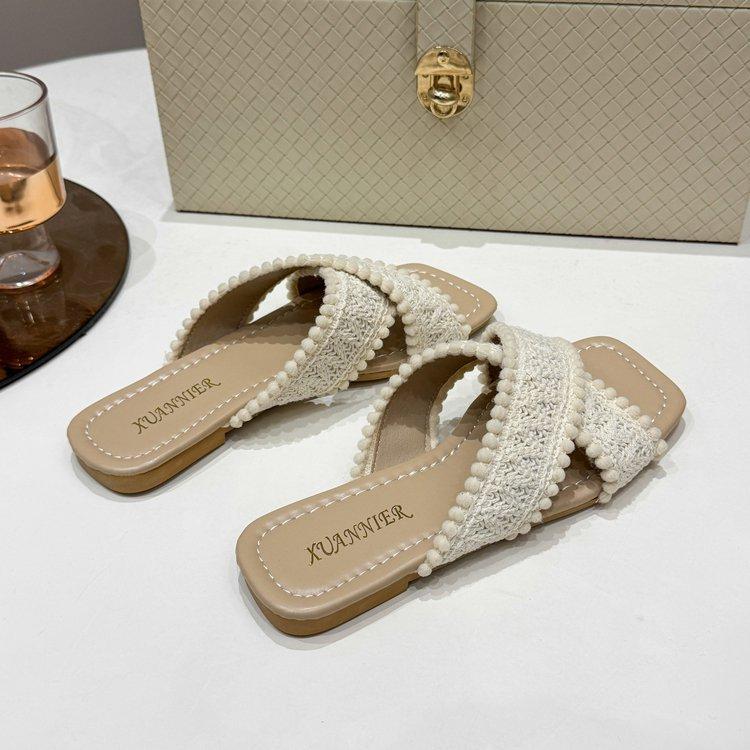 Cool slippers are versatile 2025 fairy new French cross beach flat slippers women's summer wear with skirt shoes