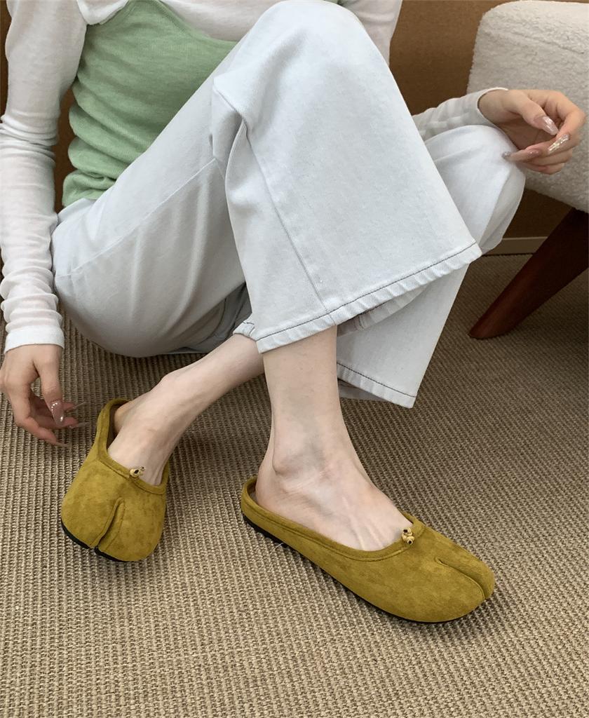 Gentle evening wind pig's trotters split-toe shoes women's 2025 summer new suede Korean version soft sole light mouth half slippers