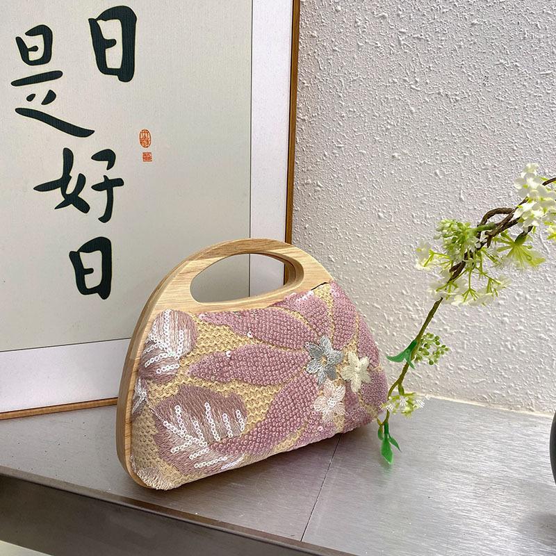 

New Chinese style embroidered portable dinner bag, celebrity gentle temperament beaded messenger shell bag