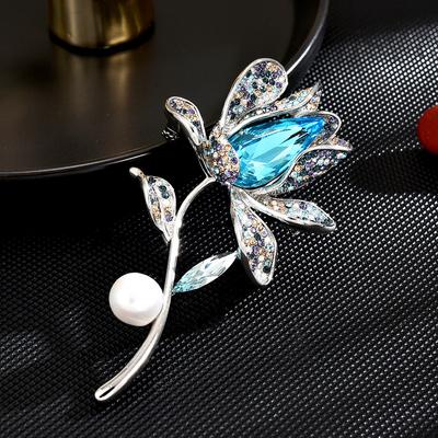 Novo Design de Luxo para Mulheres Exquisito Moderno Elegante Charme Elegante Broche de Flor Acessórios para Casaco
