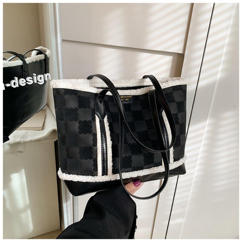 New Fashionable Large-capacity Tote Bag Women's Autumn and Winter Cute Trendy Commuter Shoulder Bag Feeling Armpit Bag
