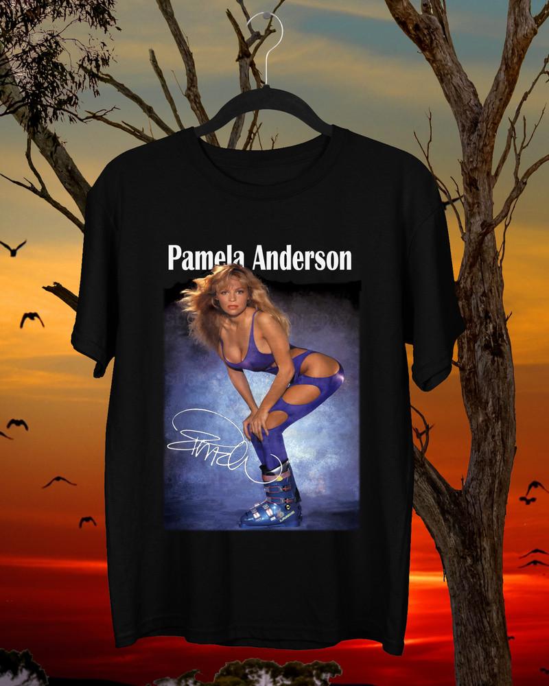 НОВАЯ Классическая черная унисекс футболка с подписью Памелы Андерсон Все размеры M