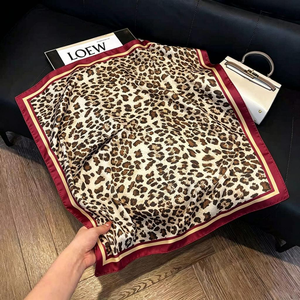 71Cm New Chinese Simulation Silk Square Scarf Soft and Skin-friendly Ink Flower Rhyme Printing Silk Scarf Neck Sunscreen Small Scarf