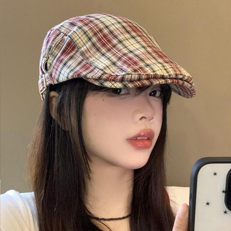 Hat Female retro hat Spring and Autumn versatile plaid shows the face Small painter hat Big head circumference Anti-wearing hat
