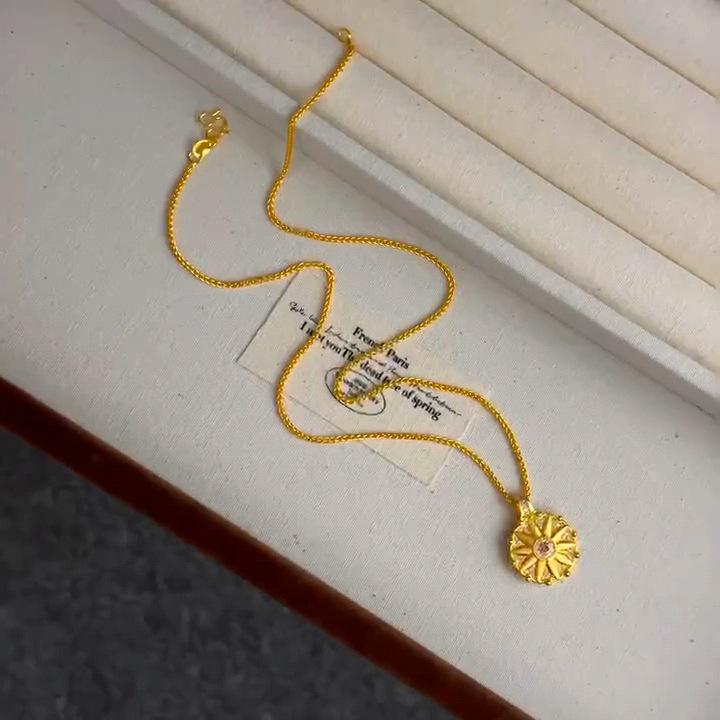 Gold North Star Compass Pendant Necklace - Luxury Round Totem Disc with Clavicle Chain for Women