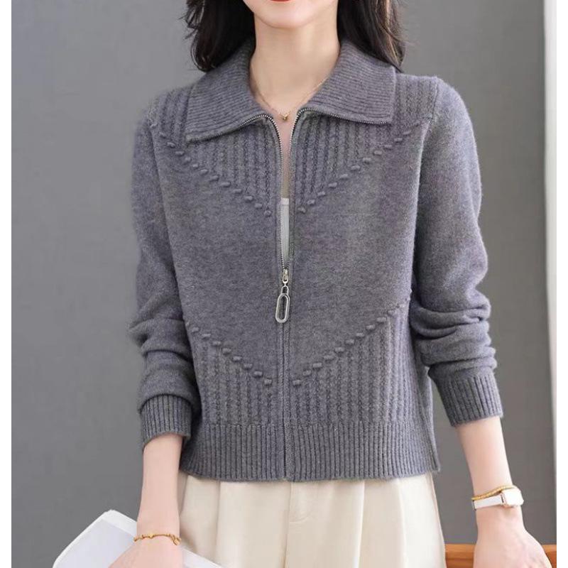 Women's Chic Slimming Lapel Knit Wool Cardigan: 2025 Spring/Autumn Fashionable Short Sweater Outerwear