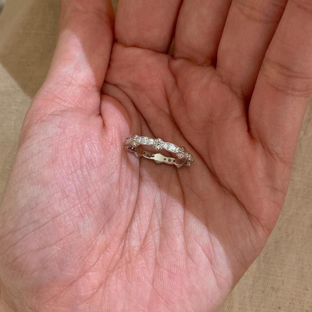 Xiaohongshu 925 Sterling Silver Exaggerated Plain Ring for Women – Simple, Luxurious, High-End Design.