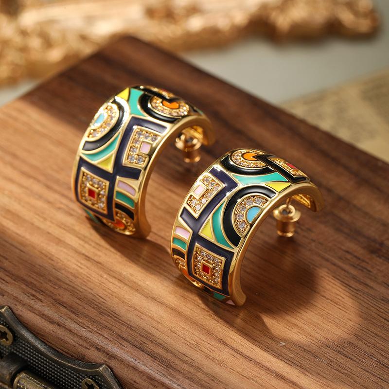 

SUYU Весна Новые Красочные и Красочные Серьги Модный Женский Дизайн Персонализированные Маленькие и Роскошные Универсальные Серьги Подарки золотистый