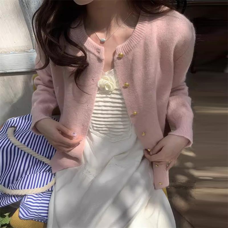 Retro gentle wind small gold buckle knitted sweater women's cardigan spring and autumn new thin women's jacket soft waxy versatile