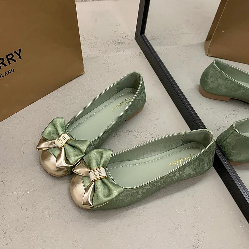 Fashion New French Bow Small Leather Shoes for Women Spring/Summer British Style Fashion Versatile Work One Step Single Shoes for Women