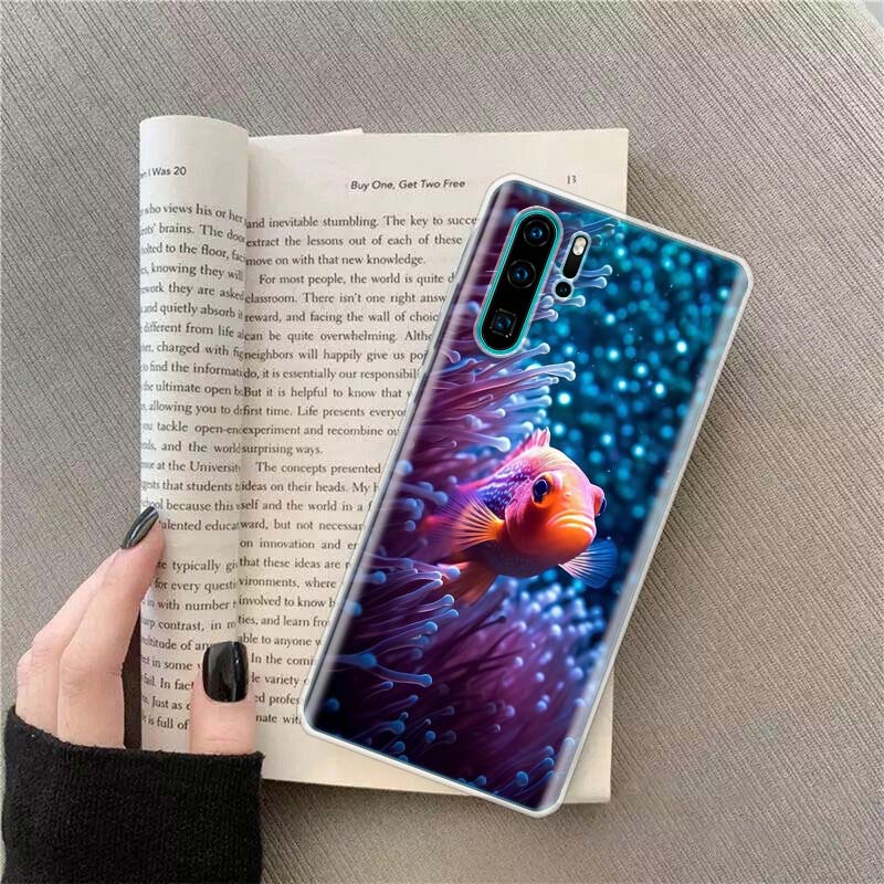 

Red Fish Swims in The Depths of The Sea Phone Case For Huawei P50 Pro P10 P20 P30 P40 Lite Cover Mate 40 30 20 10 Lite Capa Shel Huawei Mate 20