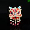 Lebhafter Tanzender Löwe Roter Emaille Anstecknadel Chinesisches Traditionelles Volkskunstdesign Accessoire Abzeichen für Festivals & Feiern