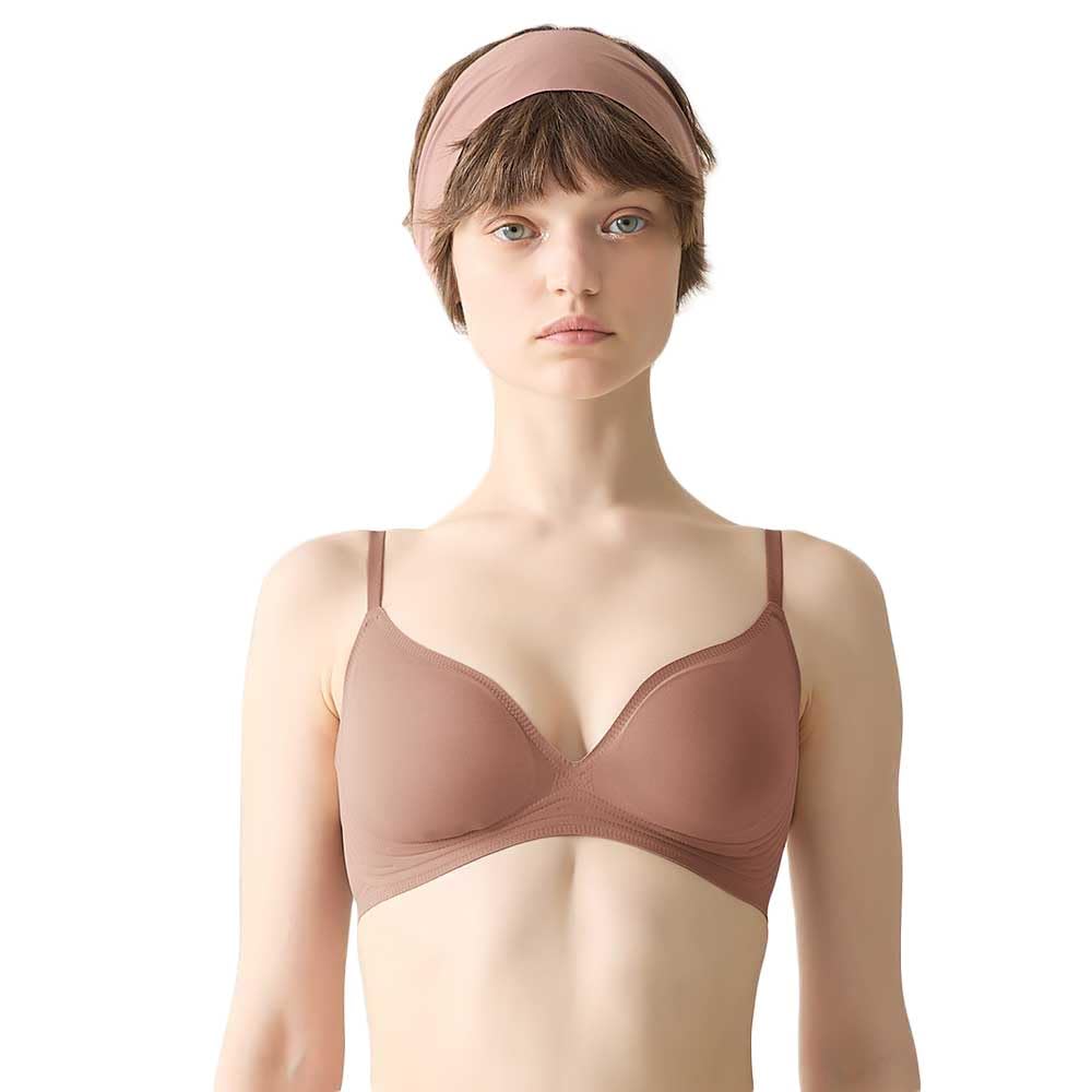 

Gunze CALME Seamless Wireless Sugar Smooth to the Creates a Beautiful and Features Memory Foam Pads é Women s Bra, TC2492P, Brown, Touch, Bustline,