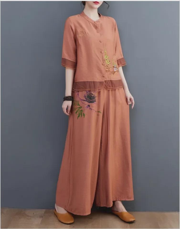Costum de vară elegant din două piese: Top din bumbac-in brodat cu pantaloni largi pentru femei de vârstă mijlocie