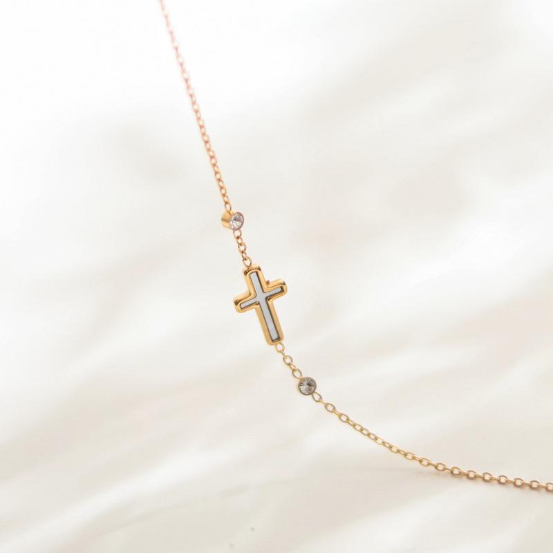 Vintage Inlaid Diamond Shell Cross Bracelet, Niche Versatile High-End Hand Accessory