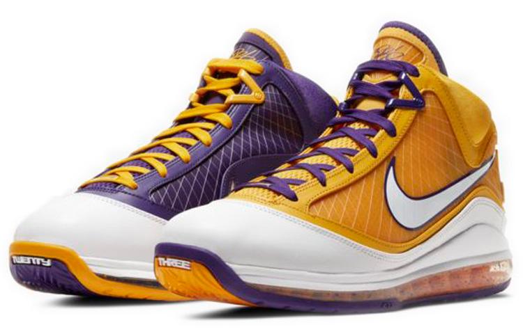 

Nike LeBron 7 Qs Media Day CW2300-500 41