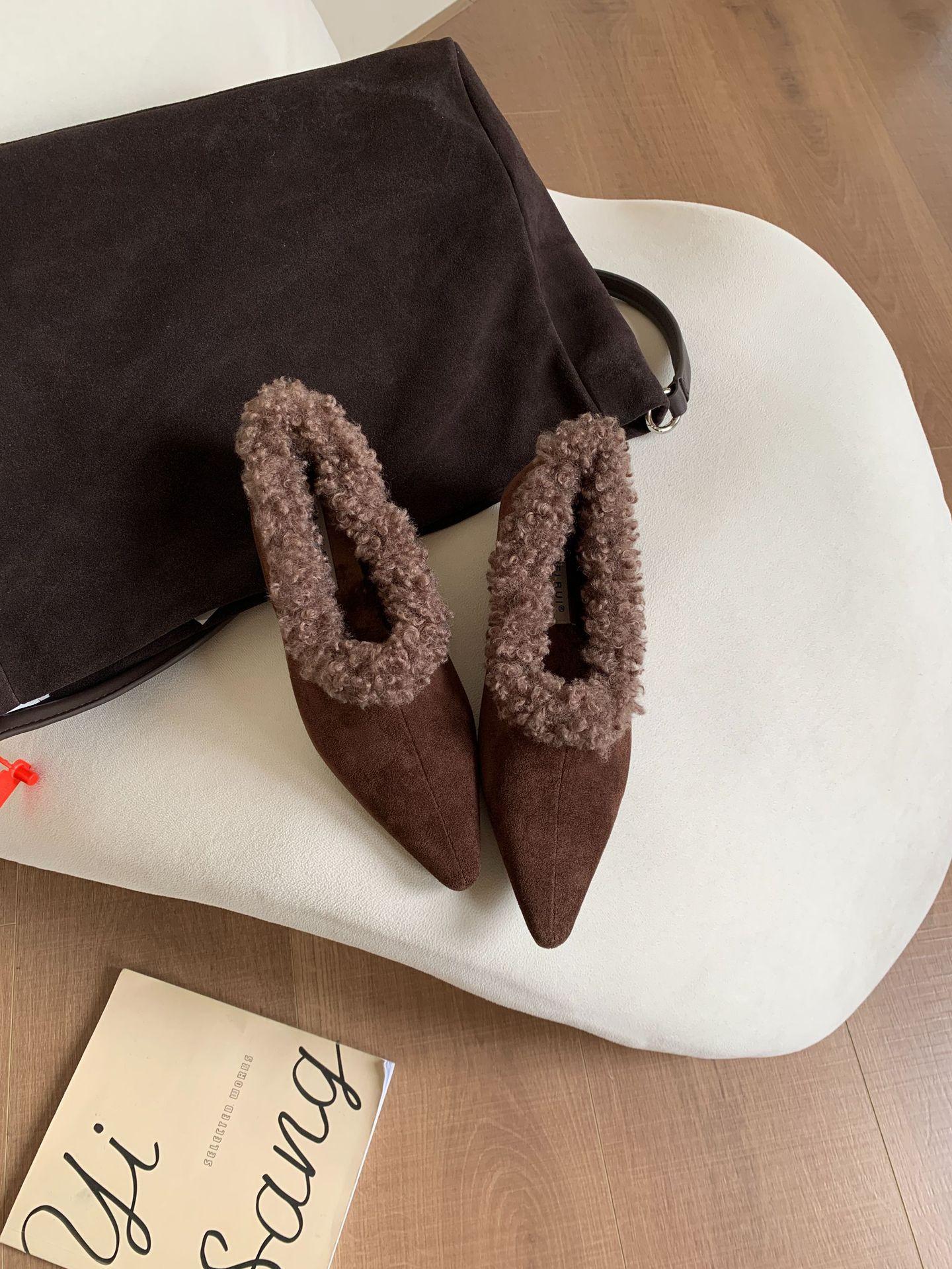 

Ретро бархатные теплые одинарные туфли женские осенне-зимние новая мода низкий каблук черные тонкие пушистые туфли хлопковые одинарные туфли 40 кофейный