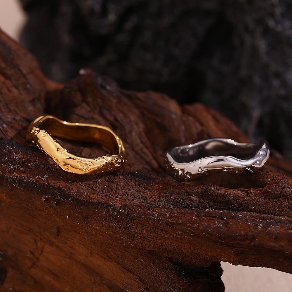 European & American 18K Gold-Plated Retro Wave Ring – Women's Stainless Steel Hand Jewelry