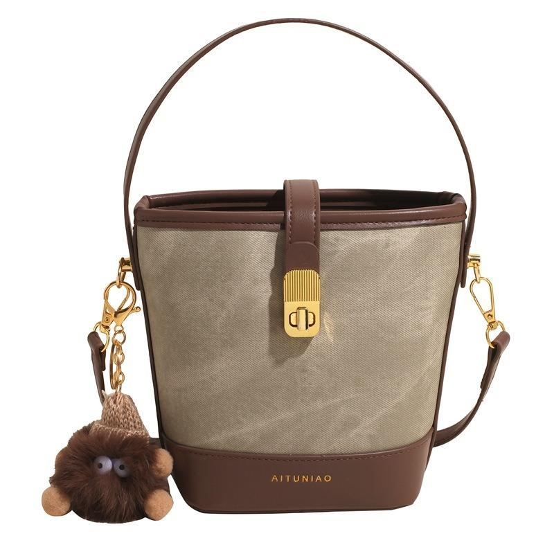 New Bag Women's Autumn and Winter Bucket Bag Niche Design Messenger Bag High Sense Work Hand Carry Women's Bag