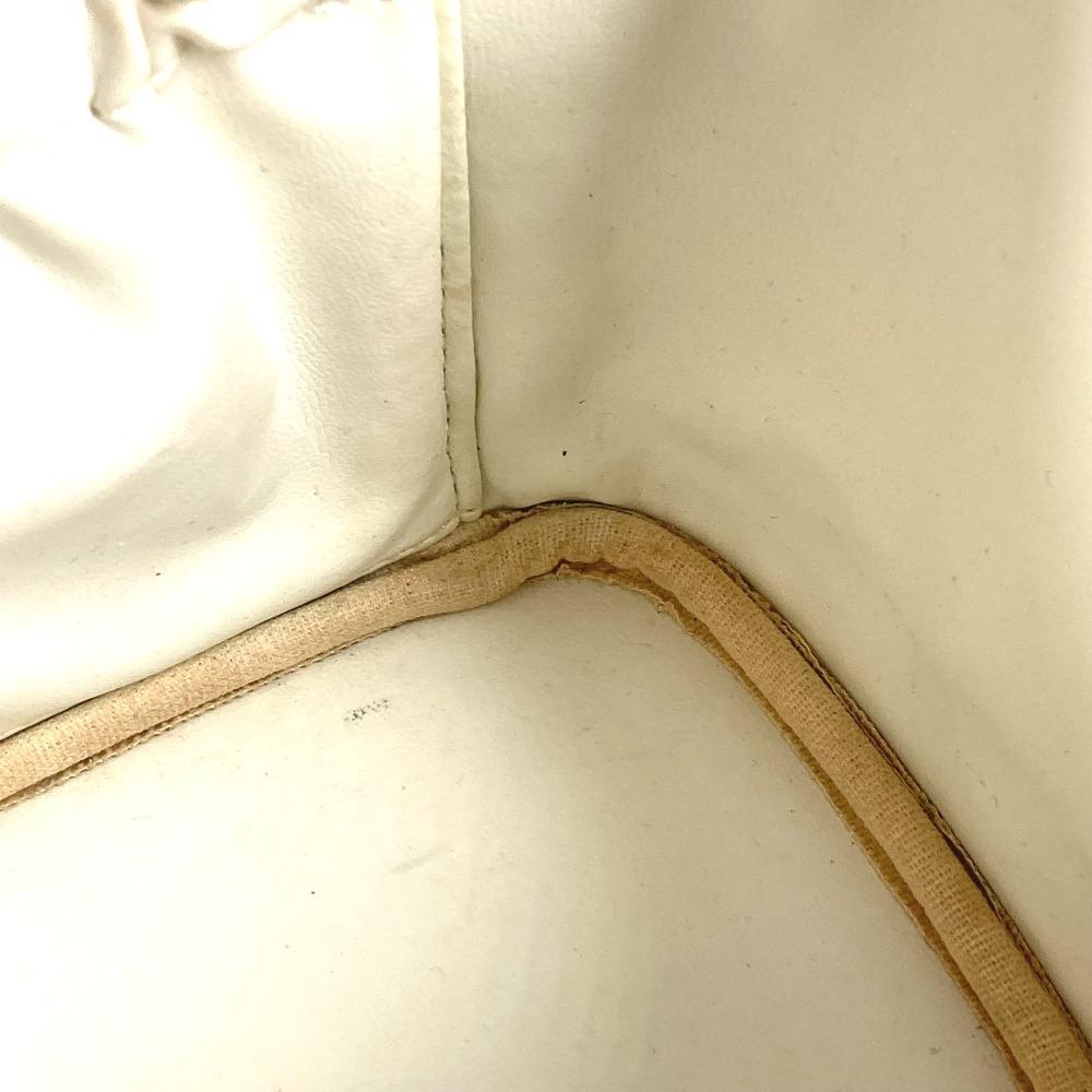 CHANEL A01998 logo vanity Bag Vanity Pouch Hand Bag Caviar Leather White