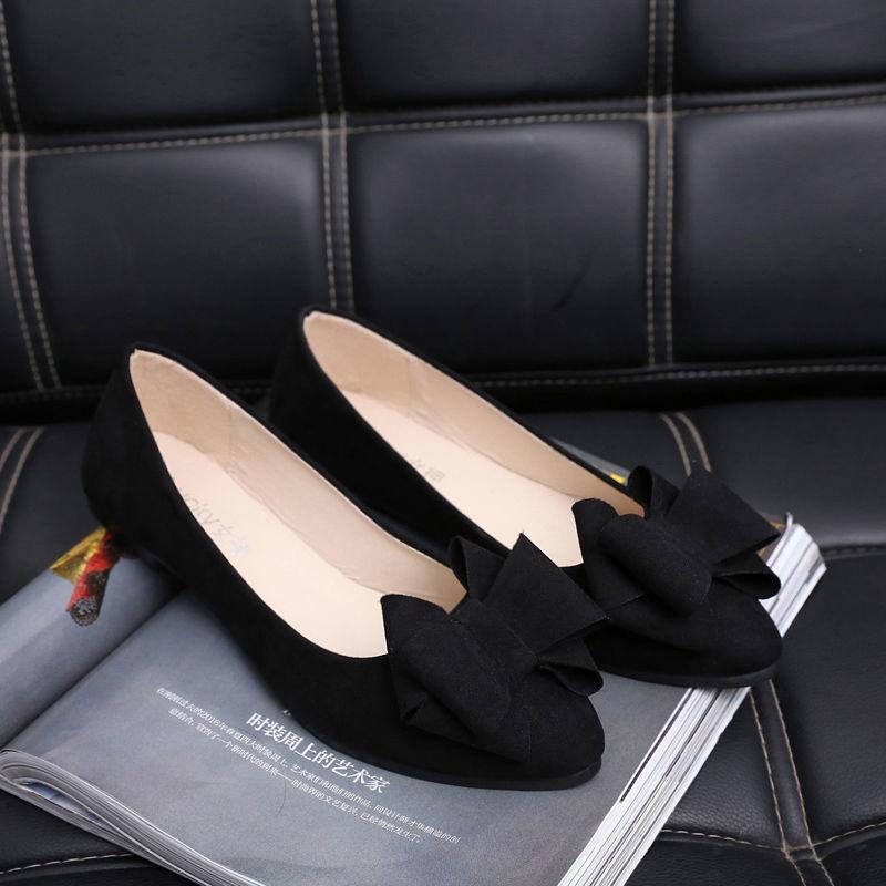 Flat-bottomed Versatile Doudou Shoes 2025 Spring New Bow Internet Celebrity Pointed Head Shallow Mouth Single Shoes Women