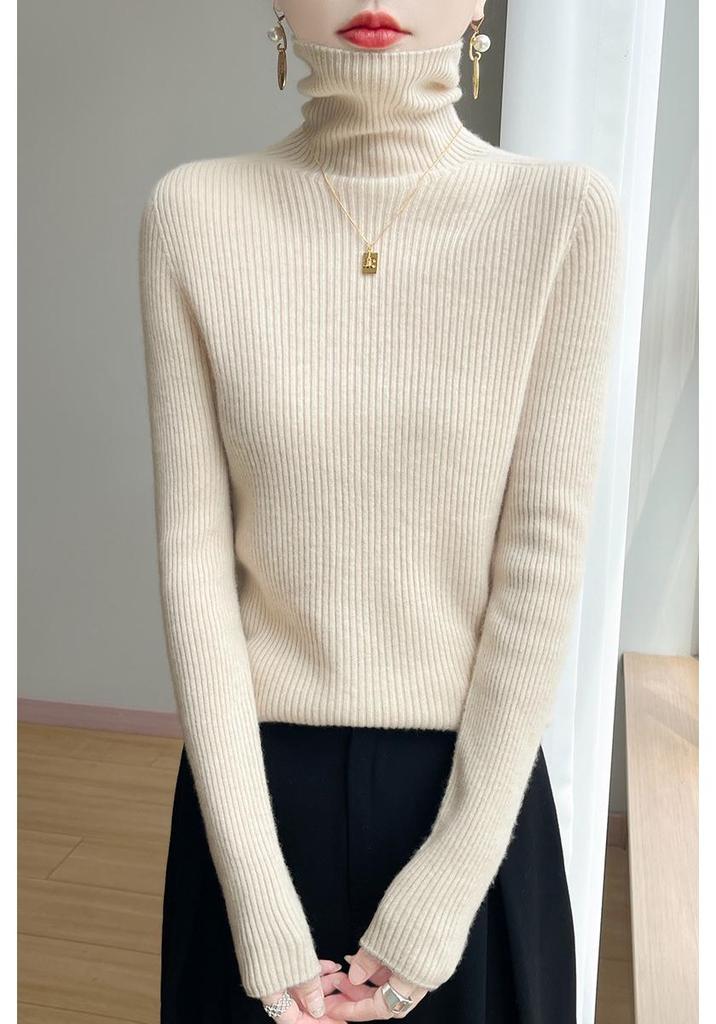 Elegant Knit Turtleneck Sweater: Super Elastic with Wrinkled Stacked Design