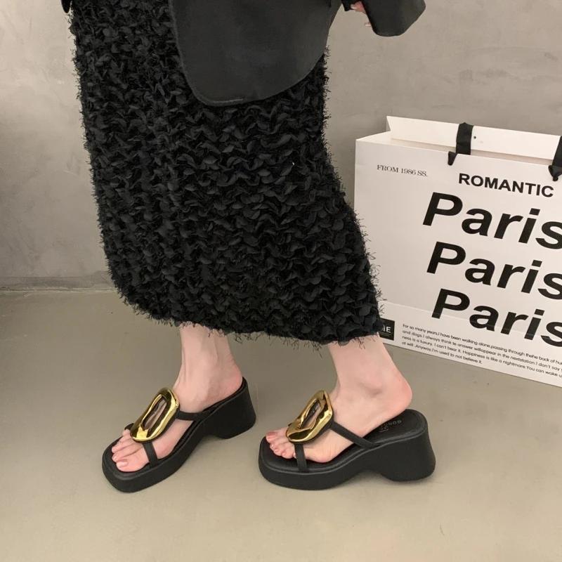 Fashion Women's Summer Fashion Open-Toe Platform Slippers Casual Metal Decoration Thick Bottom Slides for Ladies