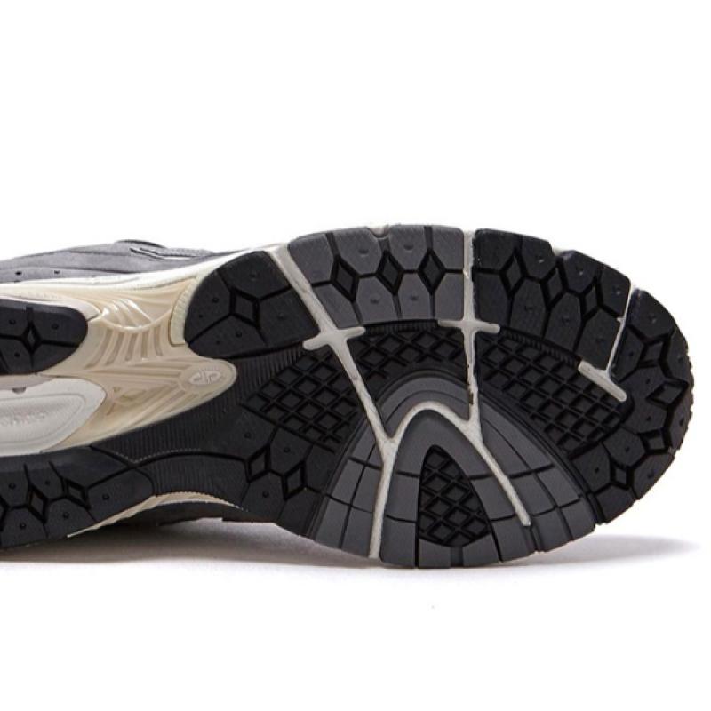 New Balance Premium Vintage M2002rnm D