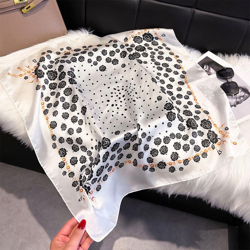 Spring Silk Scarf Fashionable Foreign Style Versatile Small Square Scarf 70Cm Decorative Scarf Sunscreen Travel Shawl Women