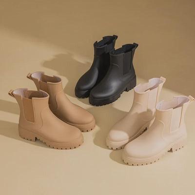 2024 Stylish Women's Waterproof Rain Boots: Thick Soles, Wear-Resistant, Heightened Design with Plus Velvet Warmth for All Seasons