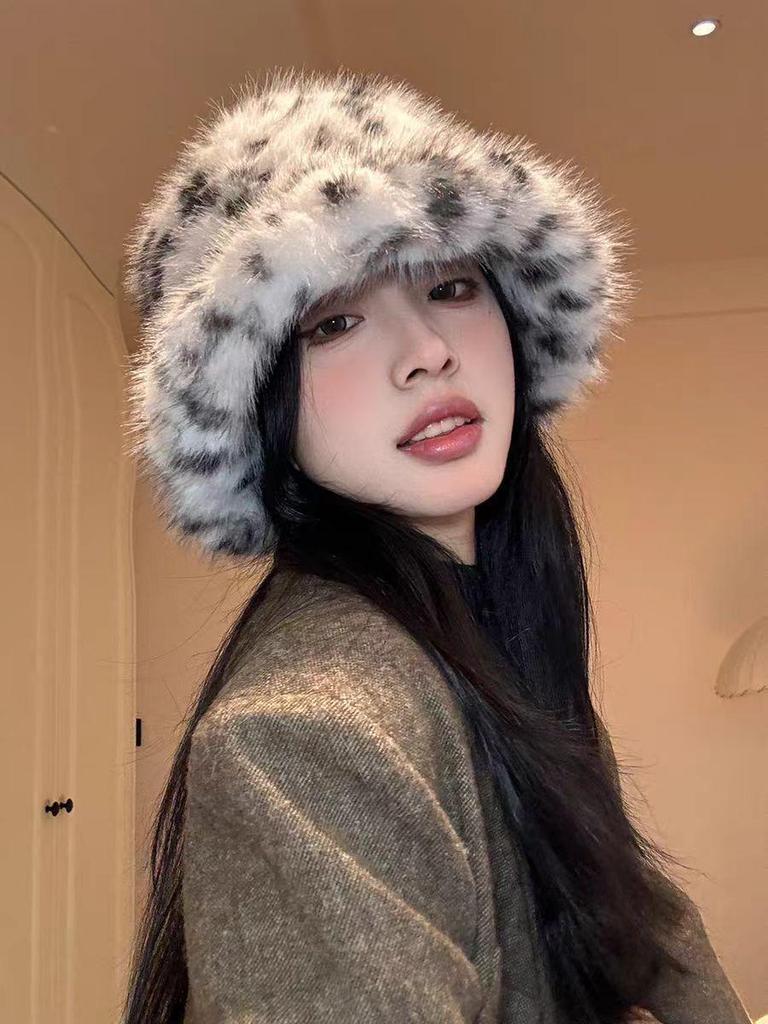 Faux Fur Leopard Print Fisherman Hat - Retro Autumn Winter Plush, Thickened for Warmth, Cold-Proof with Ear Protection.