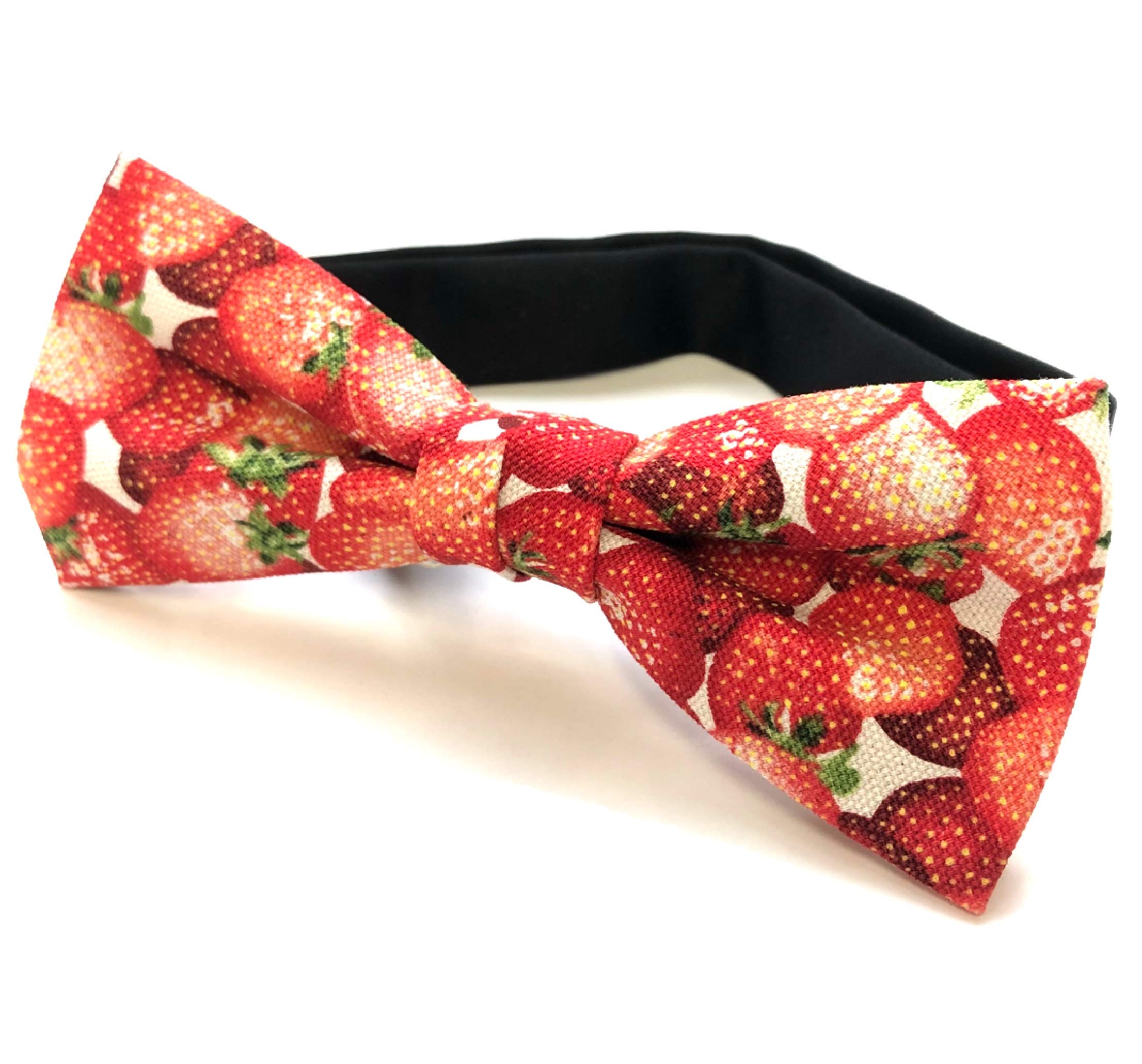 [HANG OVER] Made in Japan Strawberry Print All-over Strawberry Fruit Pattern Bow Tie (White)