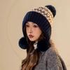 Bonnet Tricoté Rétro Style Îles Féroé pour Femmes Chapeau Chaud Automne Hiver Polyvalent Mignon Chapeau Oreilles Protection Pompon