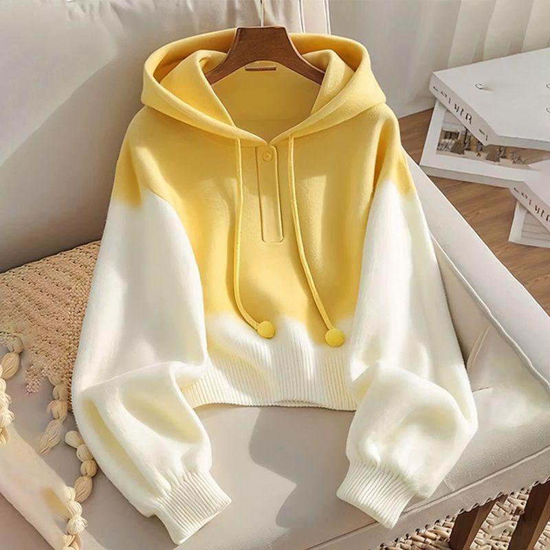 Elegant Gradient Hooded Pullover: A Cozy, Stylish, and Versatile Sweater for Autumn & Winter.