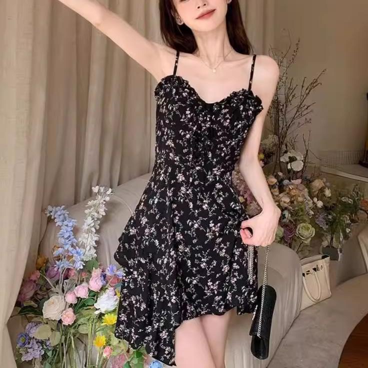 Pure Desire Französisches Camisole-Kleid mit Blumenmuster, sommerlich feminines Temperament, süße Taille, schmaler kurzer A-Linien-Rock, vielseitig einsetzbar