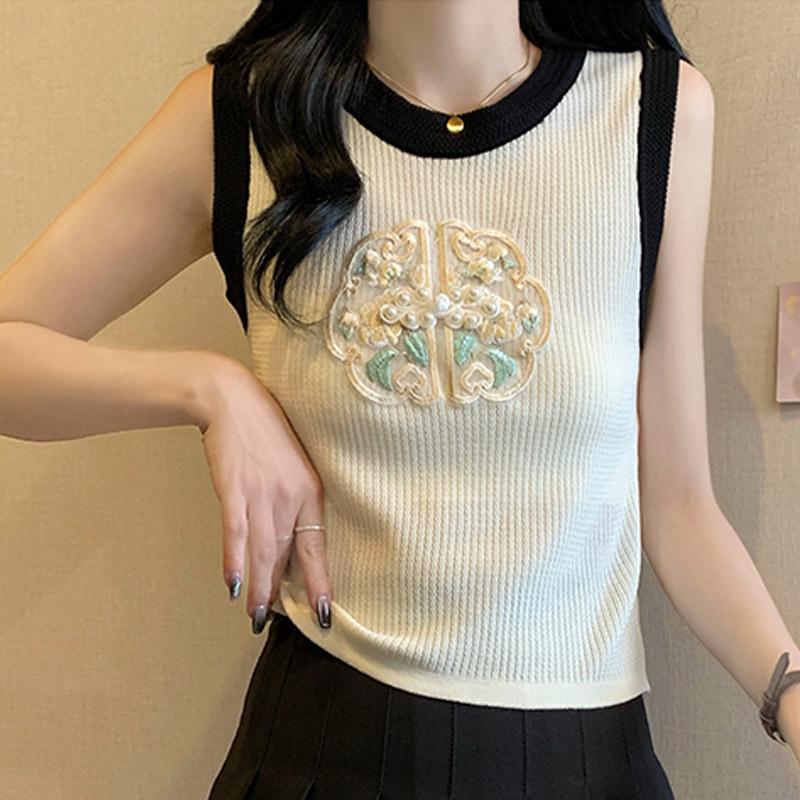Tank Tops Women 2025 Summer Sleeveless O-Neck Embroidery Black Knitted Tank Tops Camis Women Tops JJ204