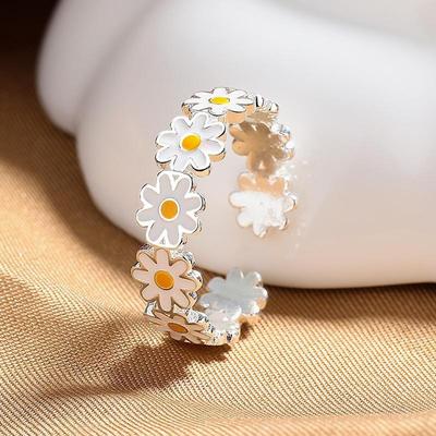 Silver-Plated Daisy Flower Open Ring for Women - Elegant High-End Design