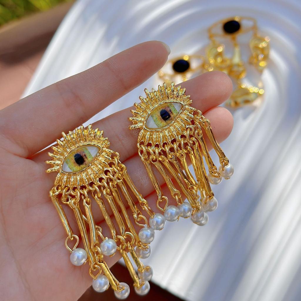 Literary Retro Vntage Devil Eye Fringed Earrings Exaggerated Design Sense Earrings Women